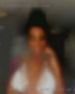 Do u want to glam naked up and go to girls concerts.