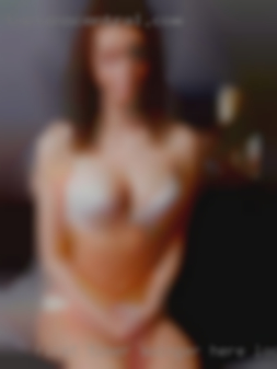 First timer swinger here looking for love.